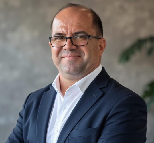 I. Isufi, VR & Logistik bei ISUFI Gerüste AG